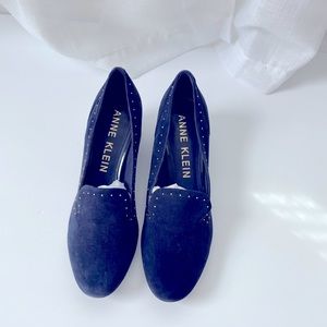 Navy Anne Klein loafer.